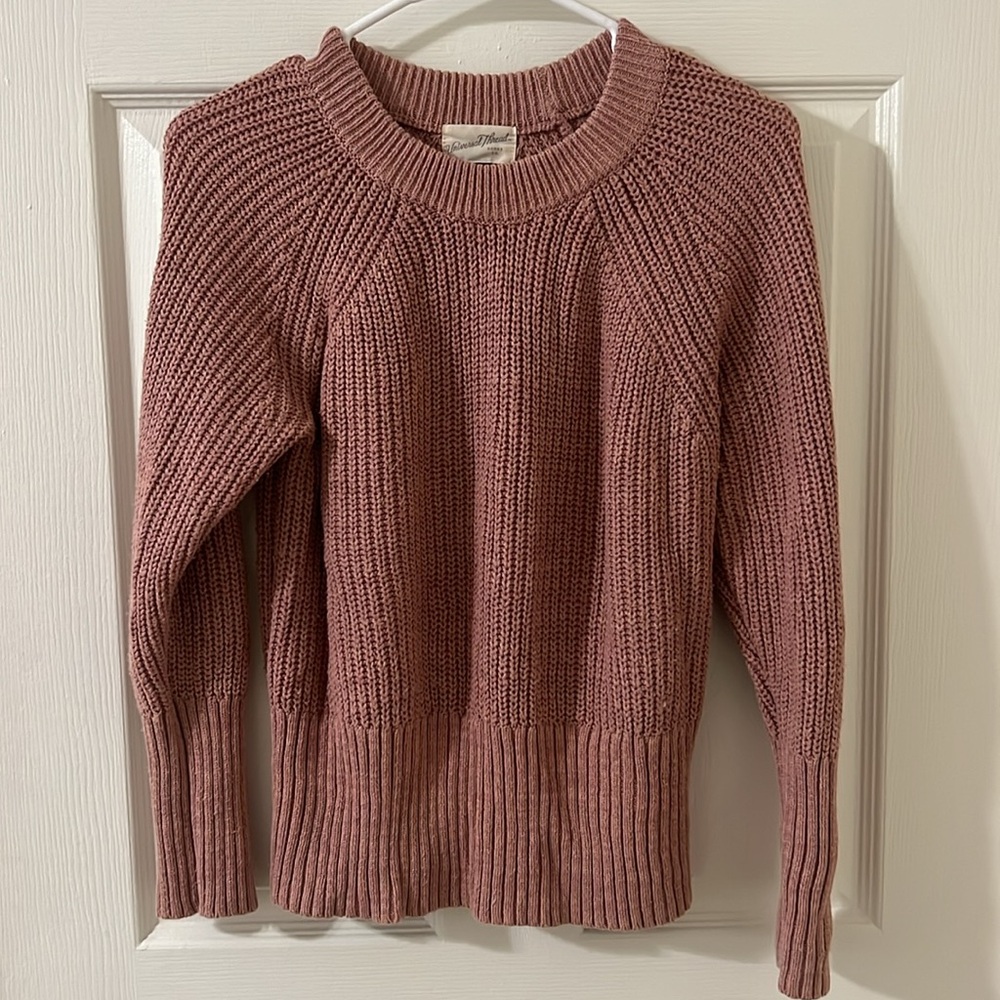Universal Thread Women's Pink Sweater